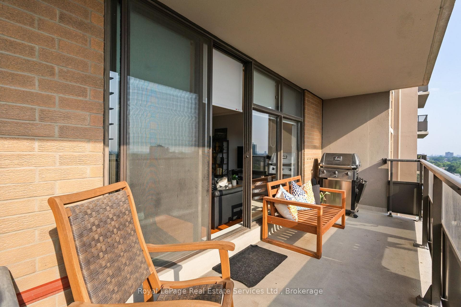 135 Marlee Avenue Unit 1202 photo 18