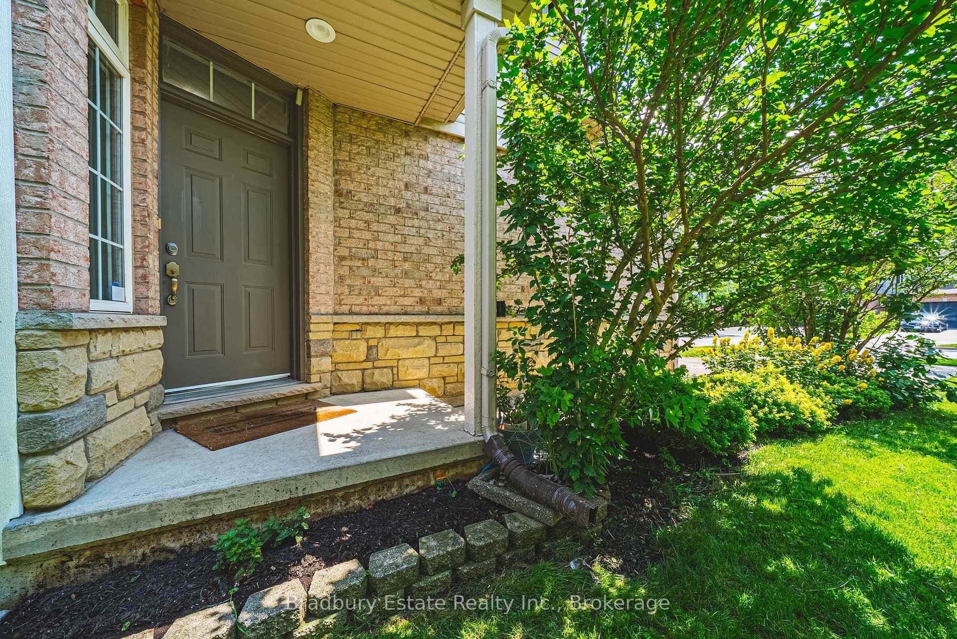 1401 Treeland Street photo 3