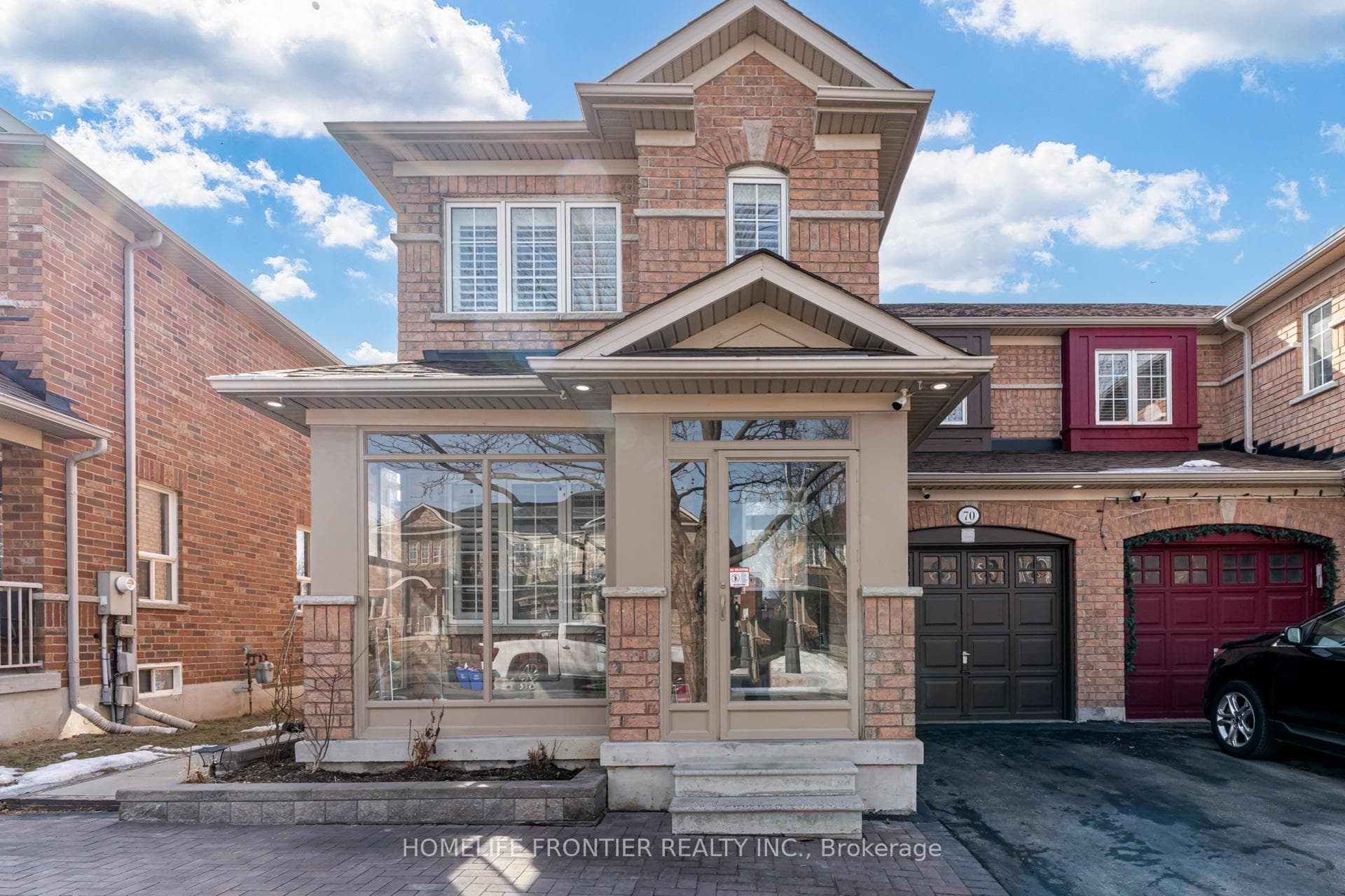 70 Starr Crescent photo 1
