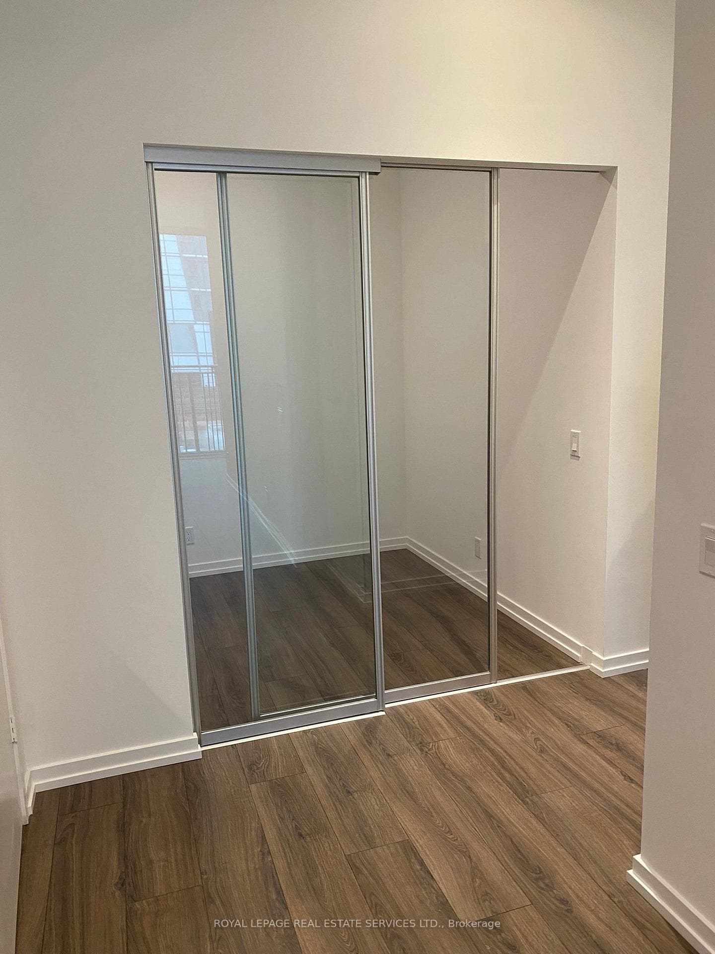 7890 Jane Street Unit 201 photo 11