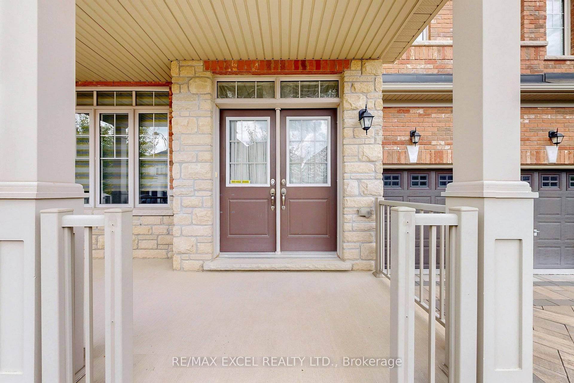 160 Roy Harper Avenue photo 4