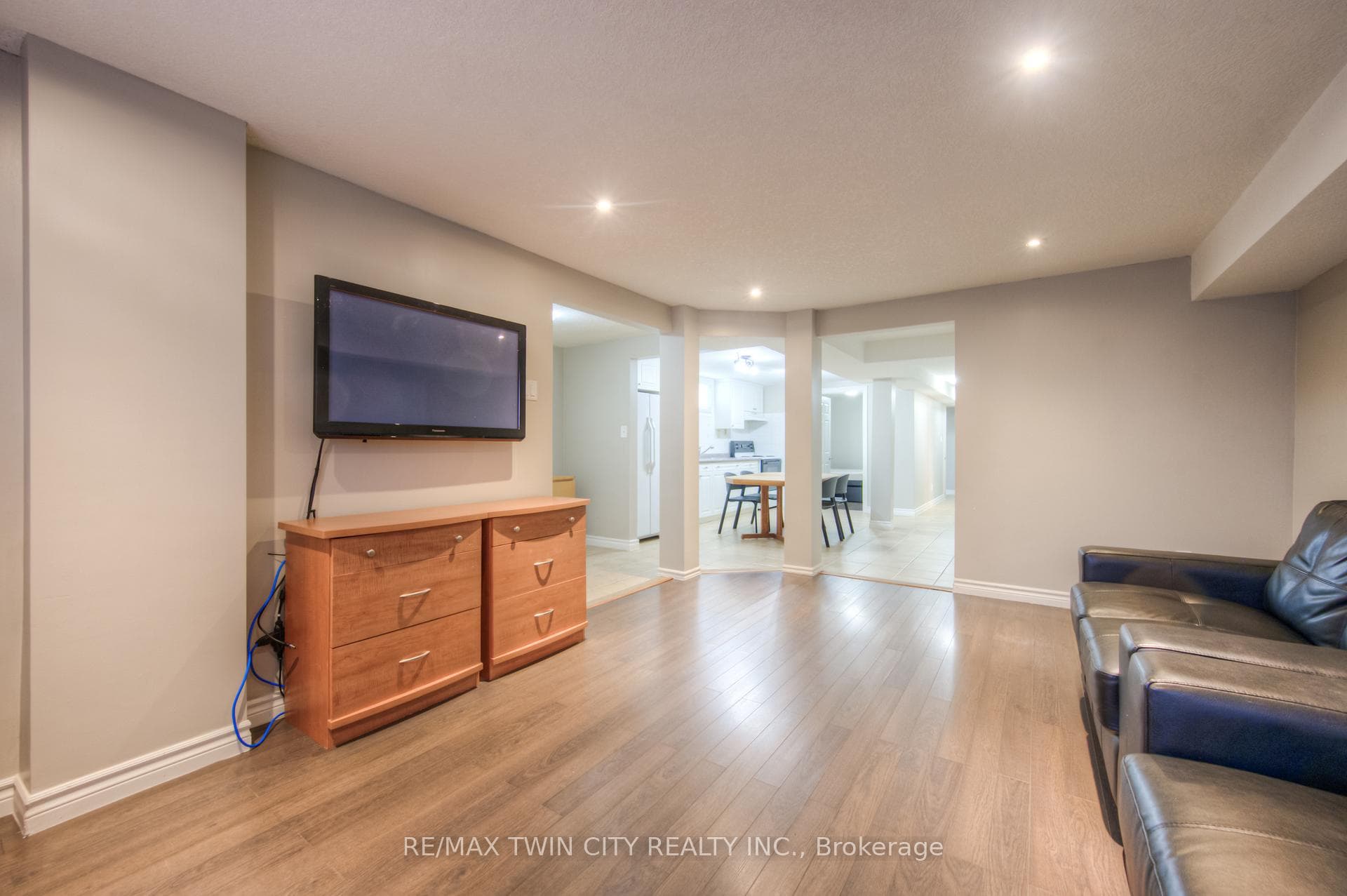 6 Bakersfield Drive photo 28