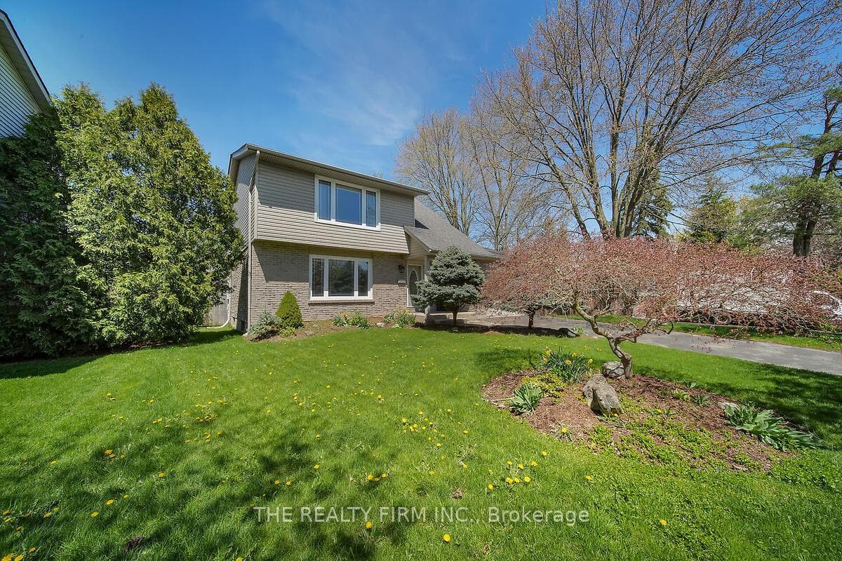949 Farnham Place photo 40