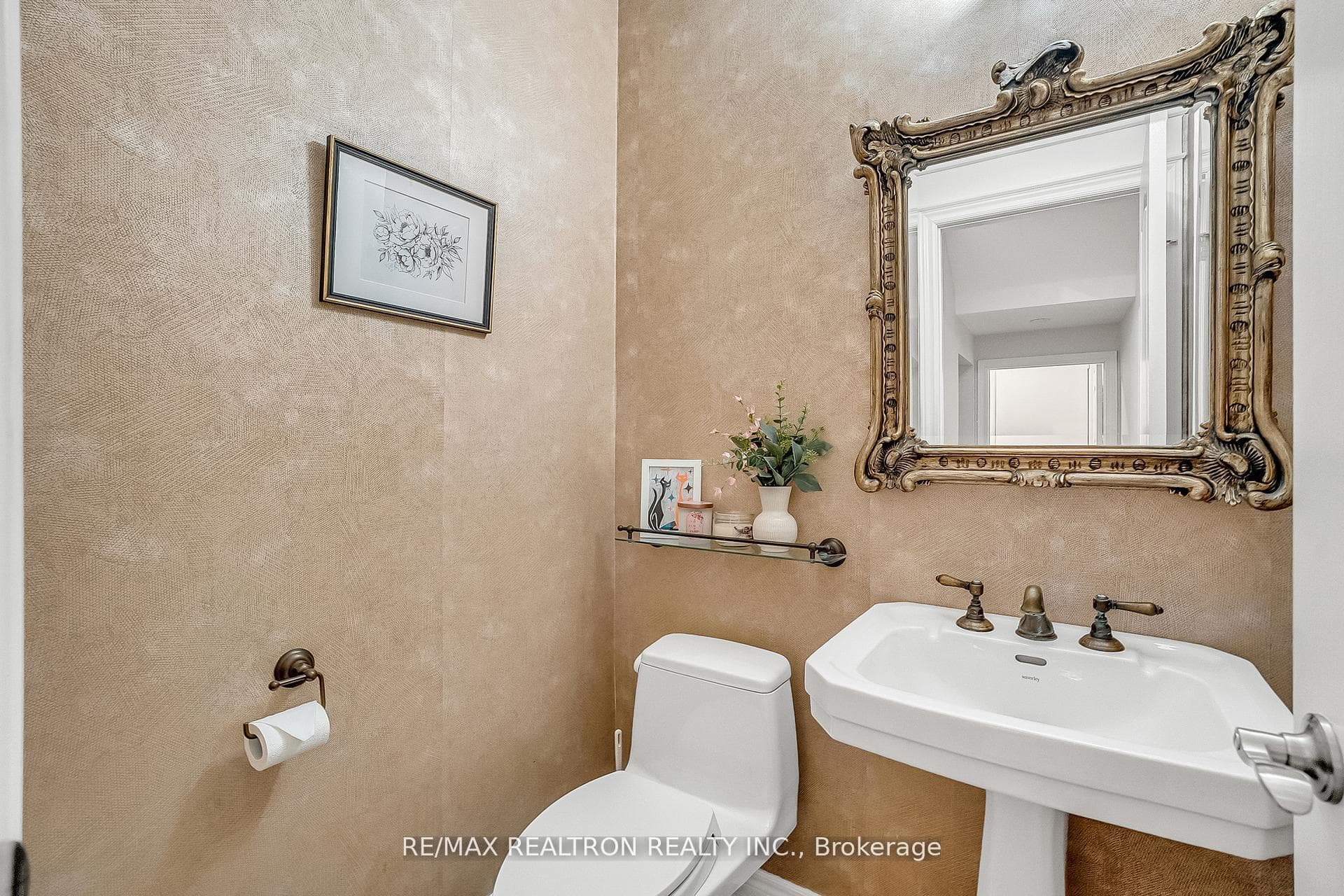 25 Kingsbridge Circle photo 12