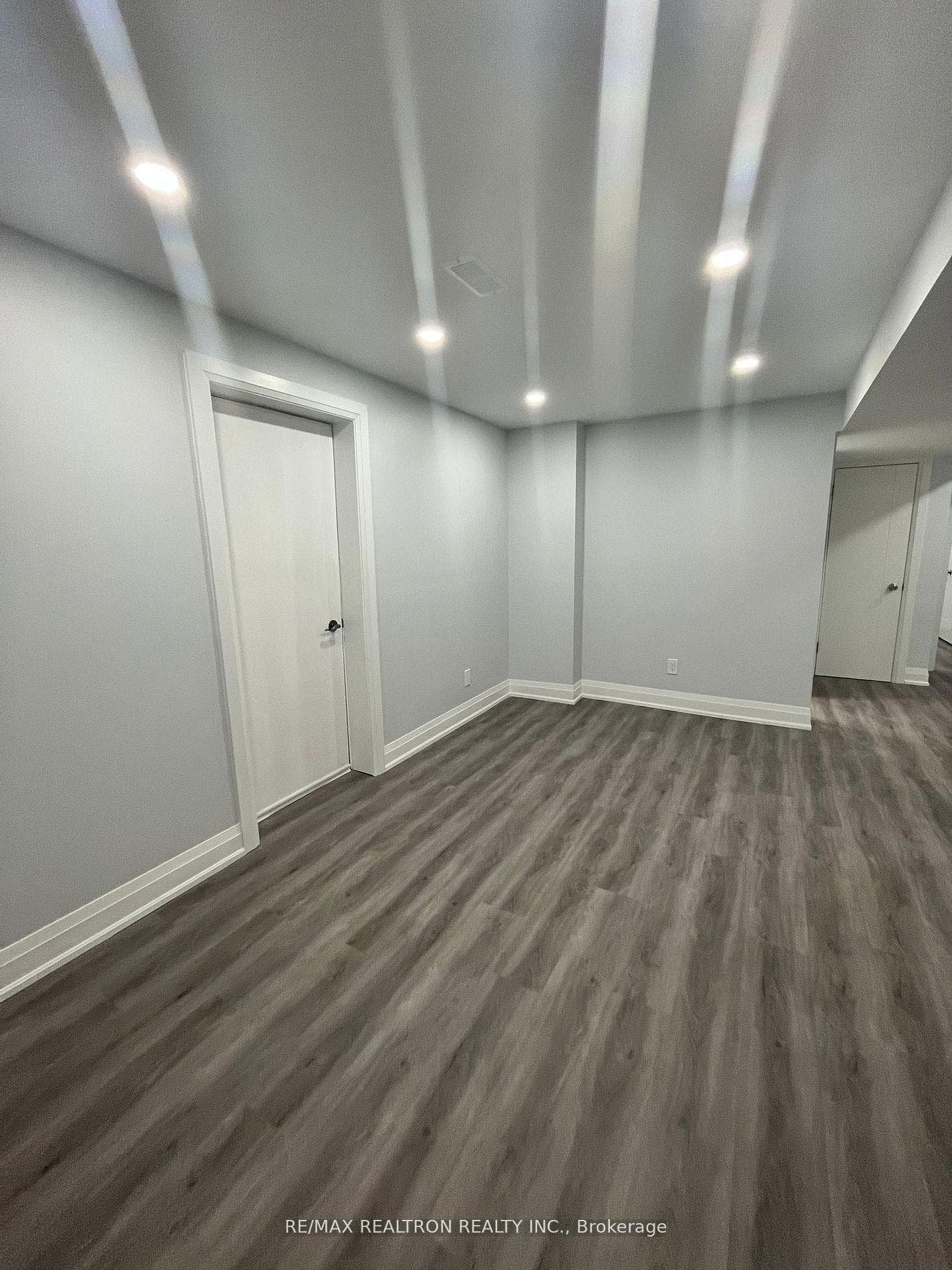 507 Autumn Hill Boulevard Unit Bsmt photo 8