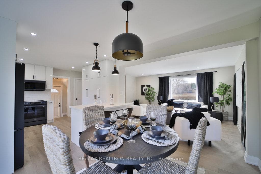 40 Willow Park Drive photo 13