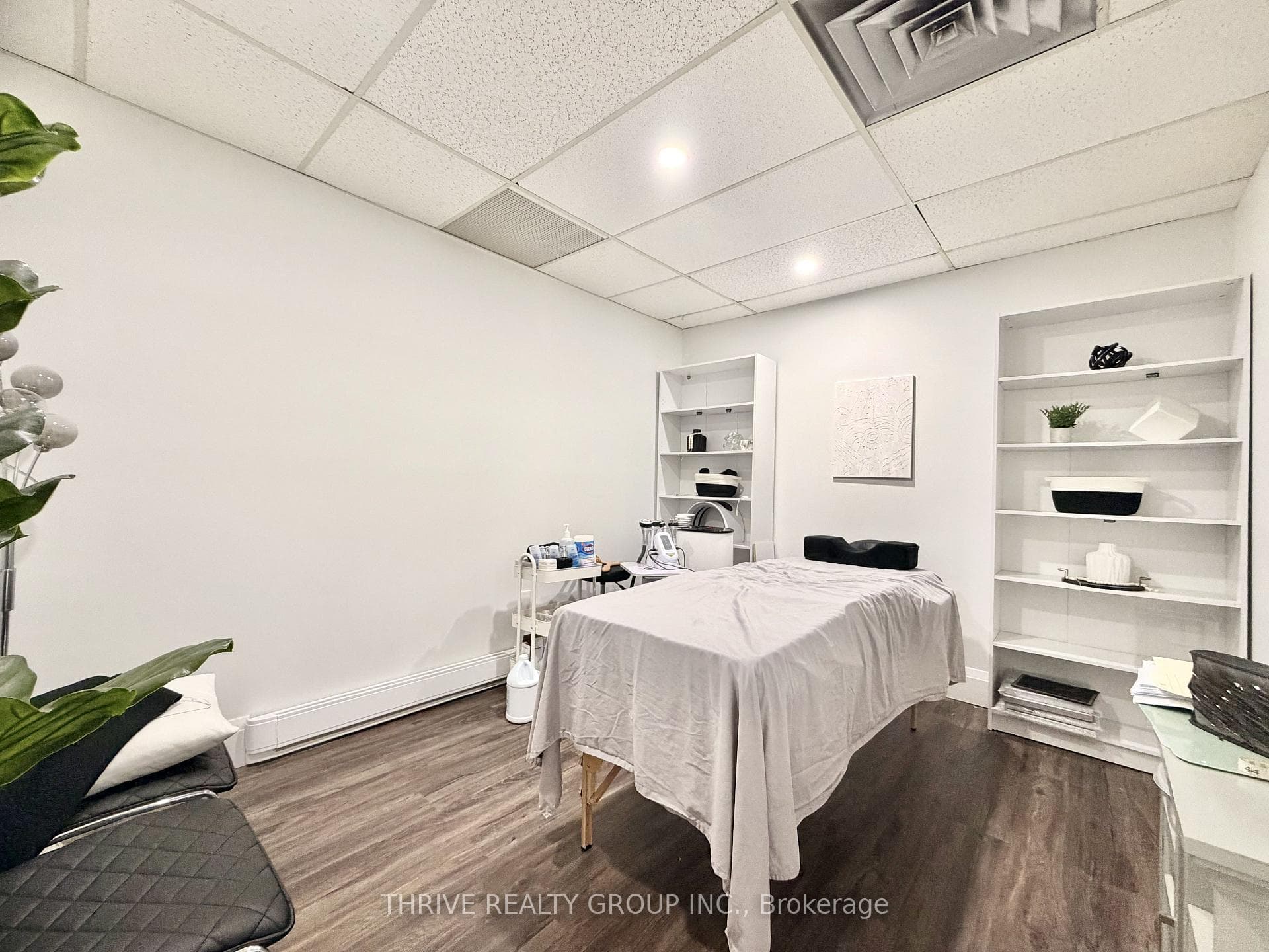 1288 Commissioners Road Unit C photo 1