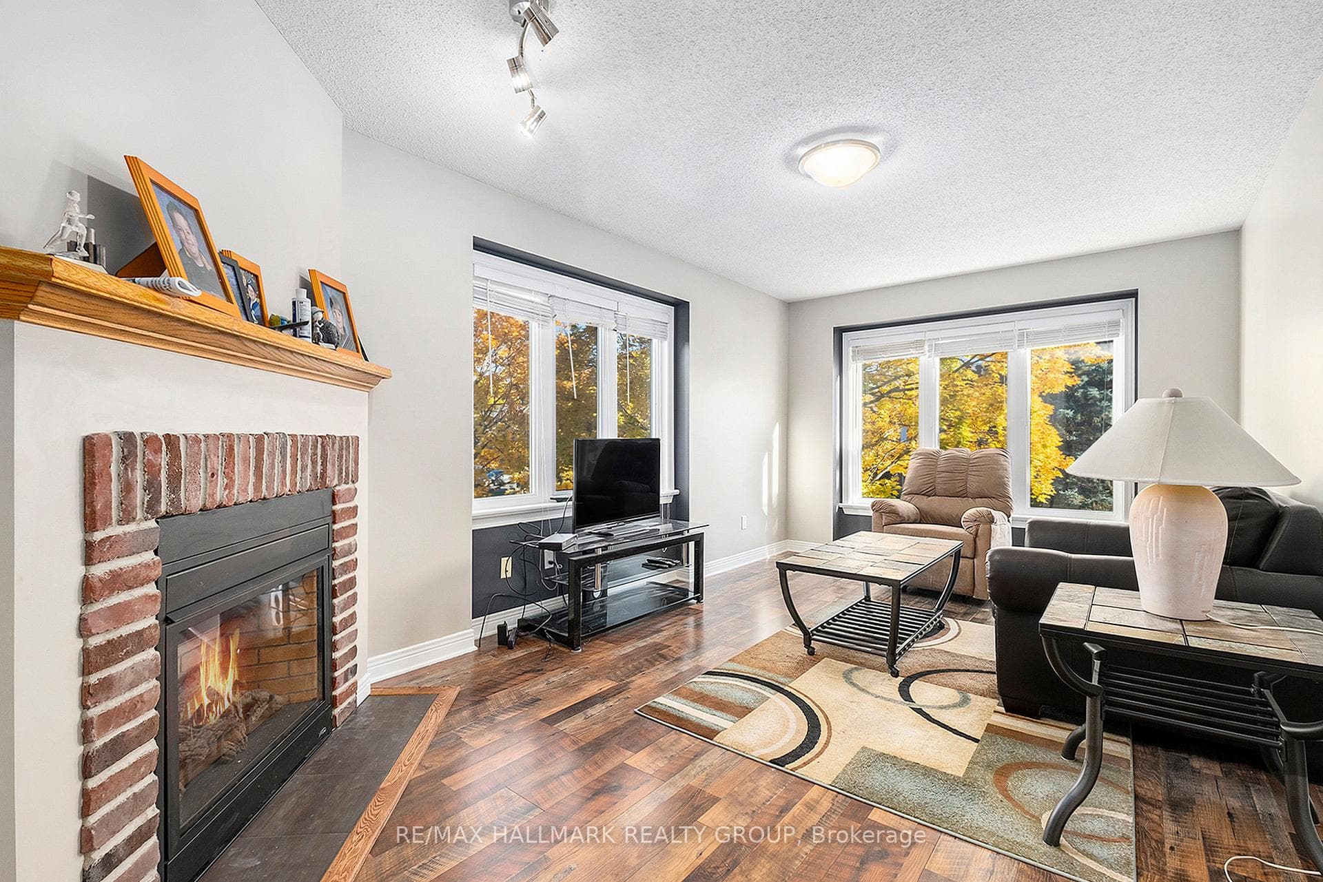 64 Grenadier Way photo 11