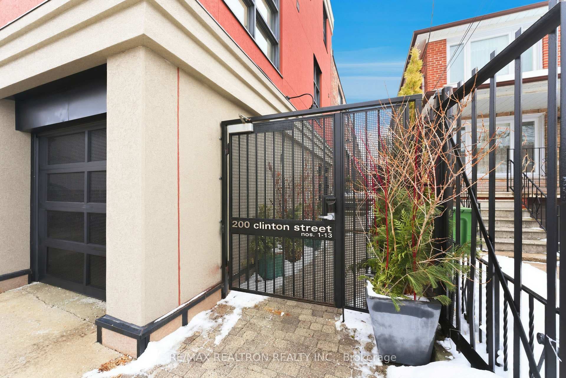 200 Clinton Street Unit 12 photo 4