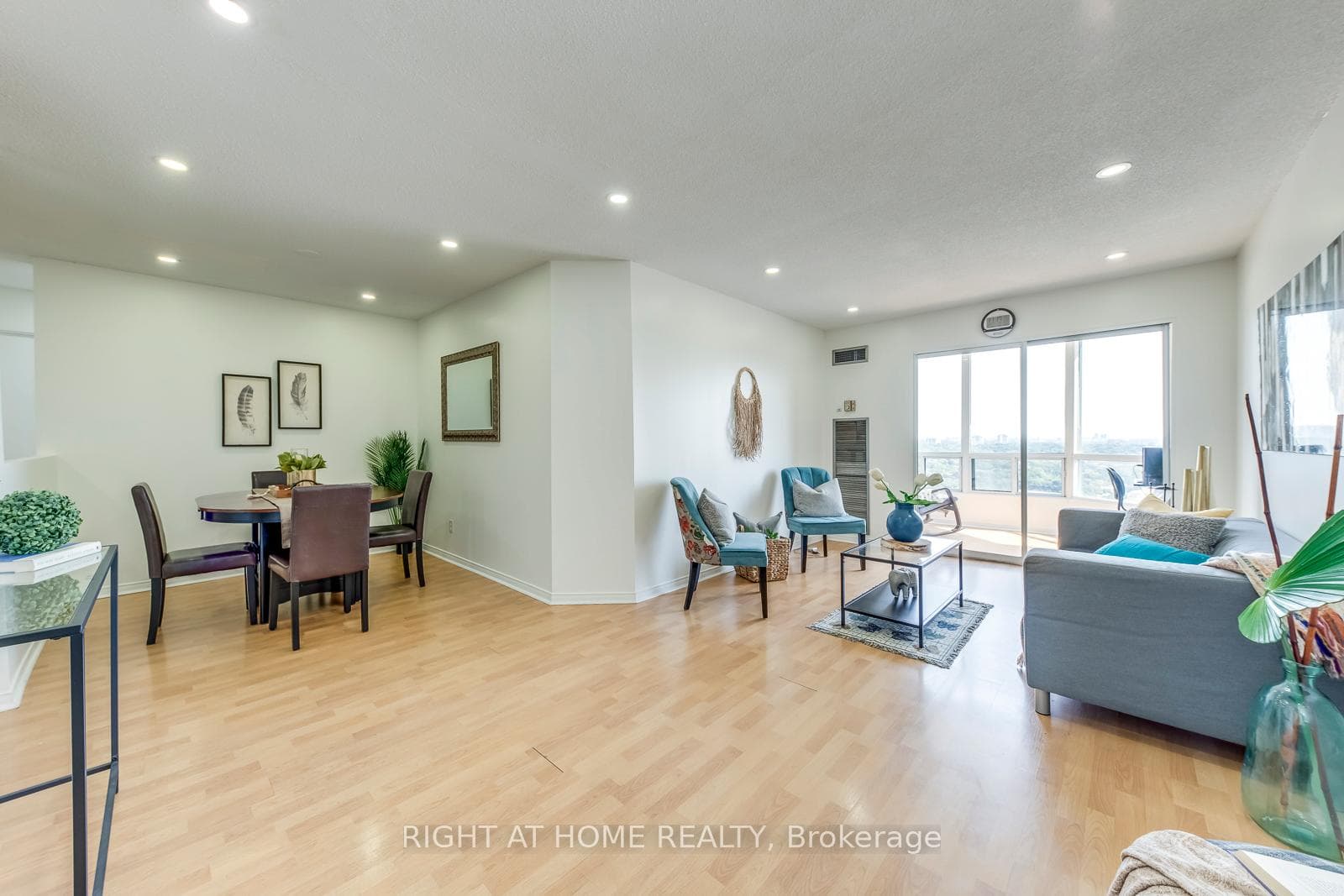 115 Hillcrest Avenue Unit PH13 photo 14