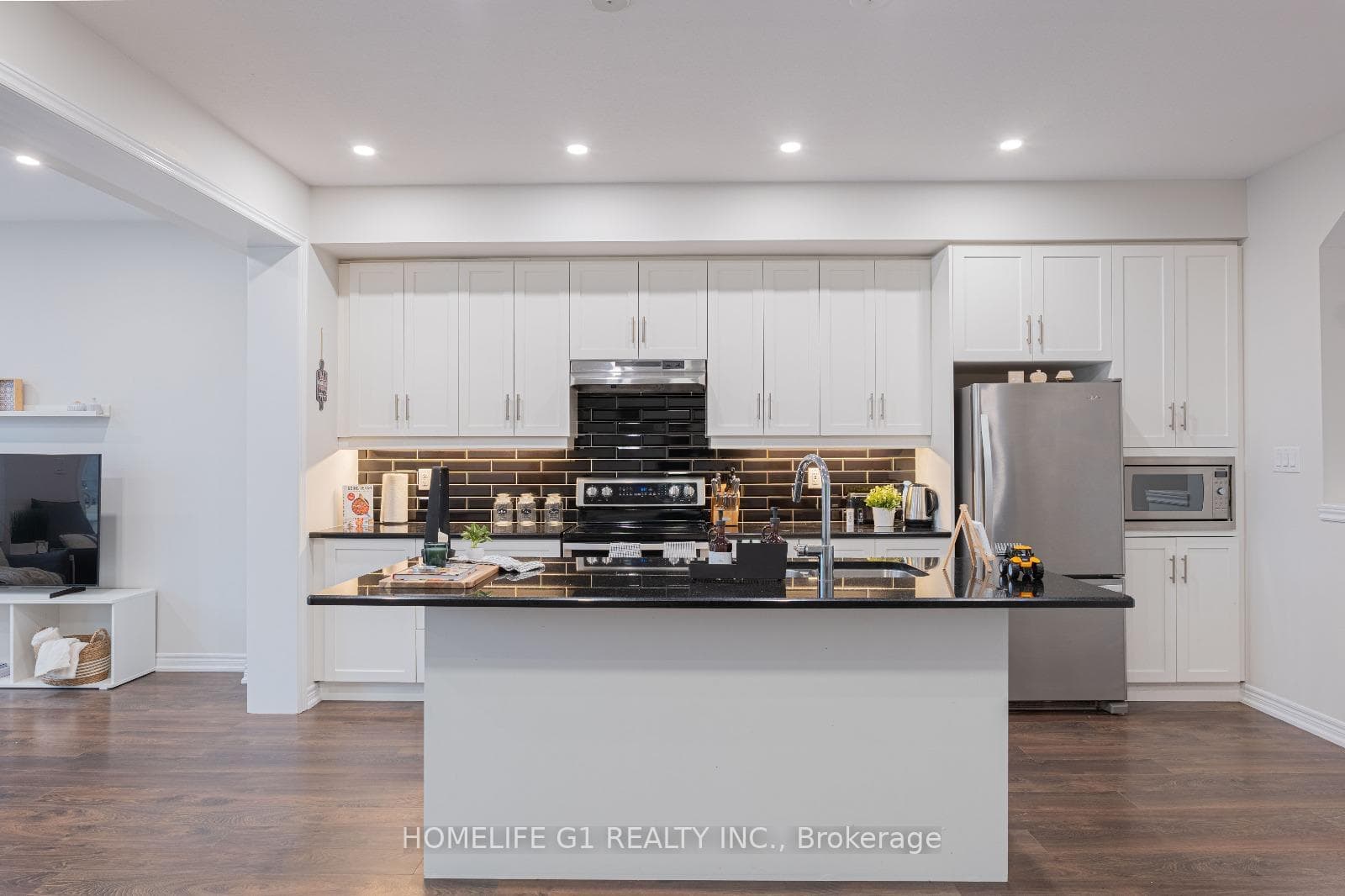 385 Threshing Mill Boulevard photo 8