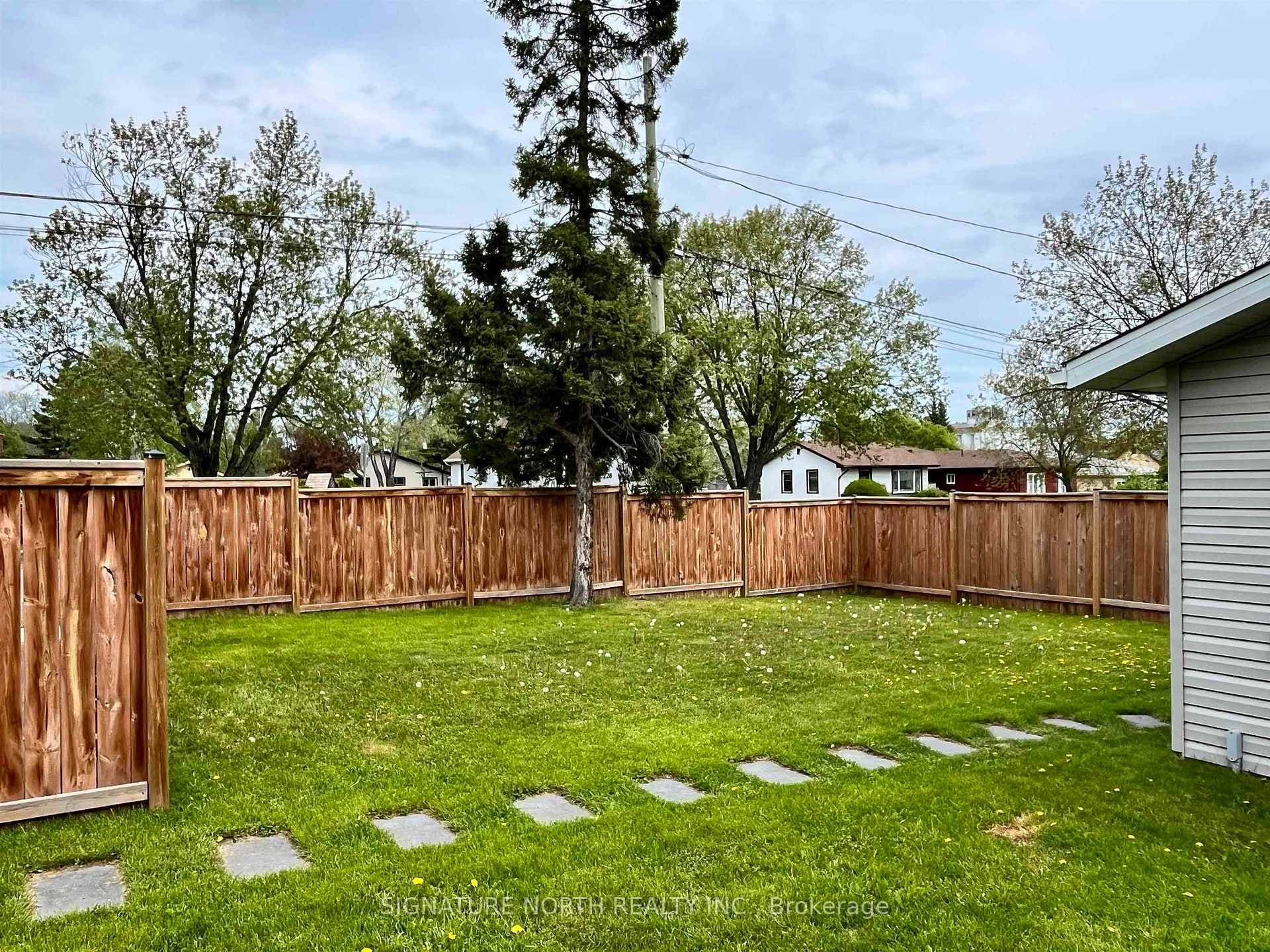 547 Court Street N photo 36