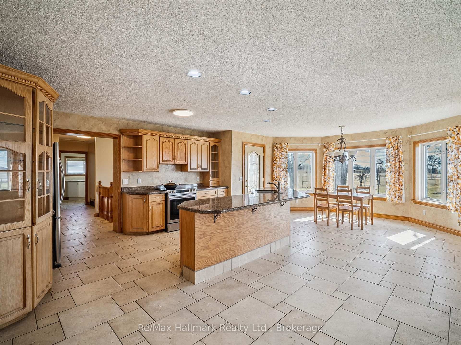 232 Eighth Road photo 18