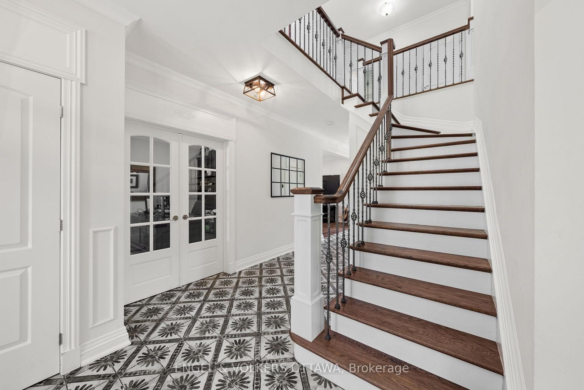 5833A Rideau Valley Drive photo 5