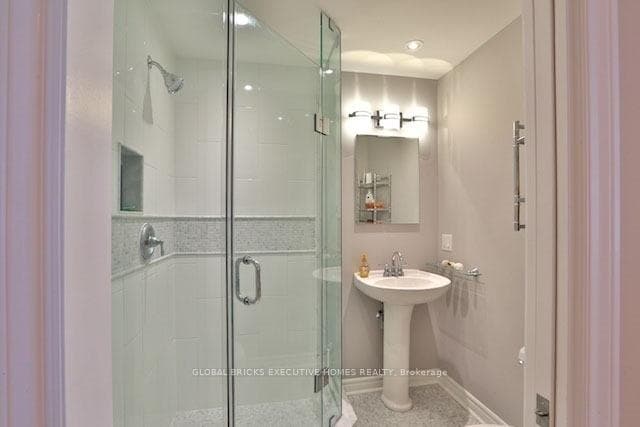 23 Whitefriars Drive photo 16