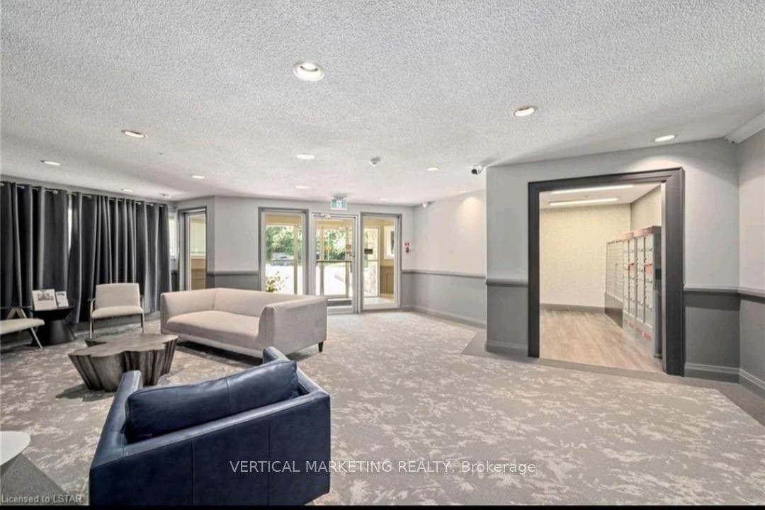 1 Jacksway Crescent Unit 208 photo 15