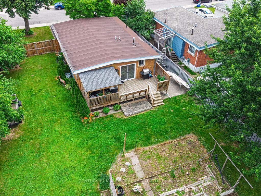 154 Luscombe Street photo 36
