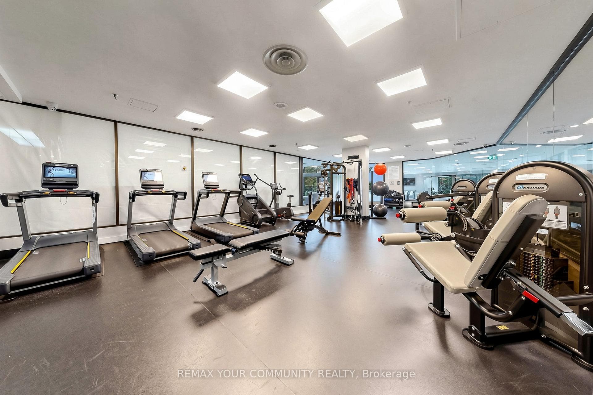 5444 Yonge Street Unit 1609 photo 38