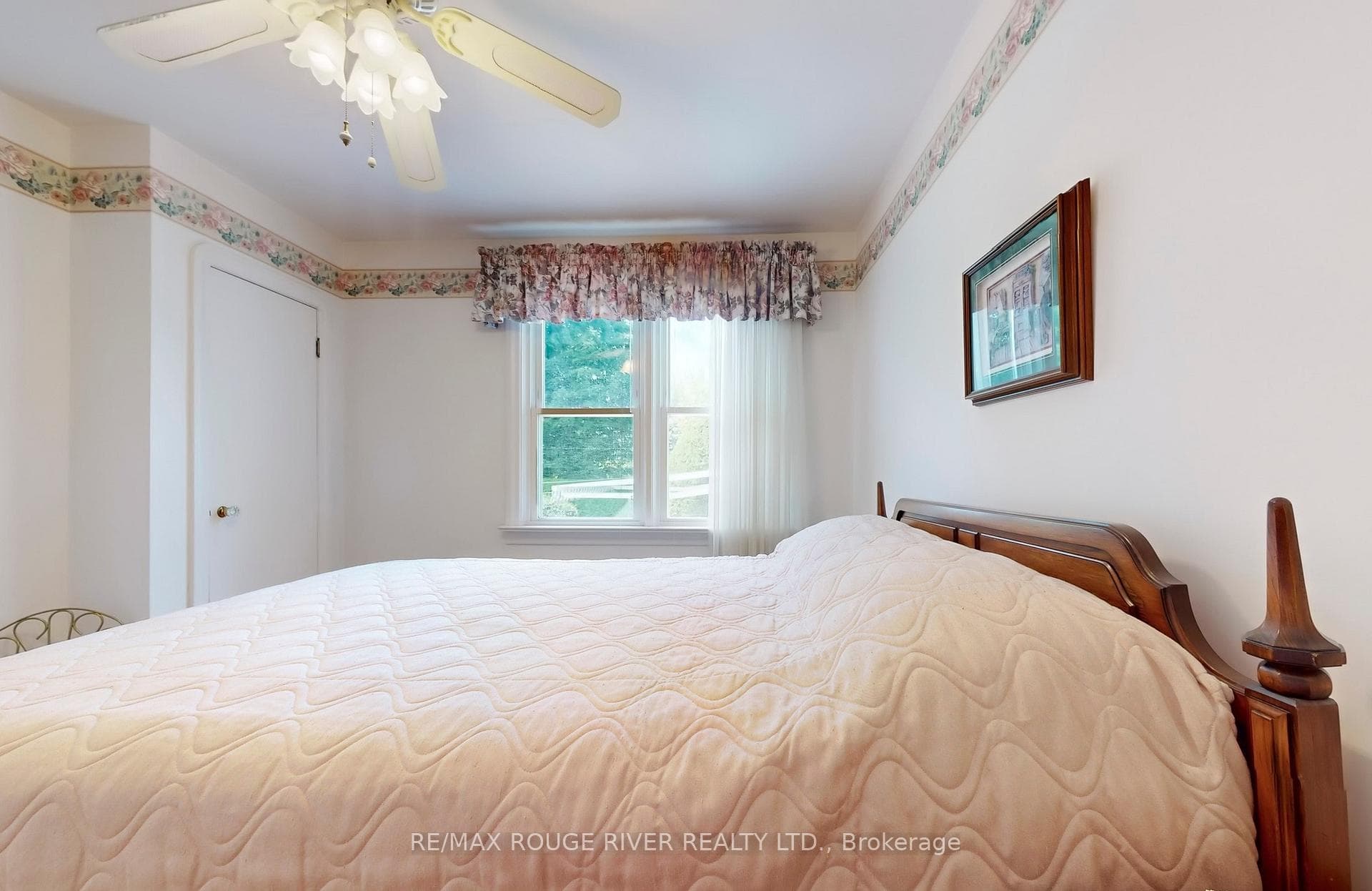 210 Scugog Street photo 19