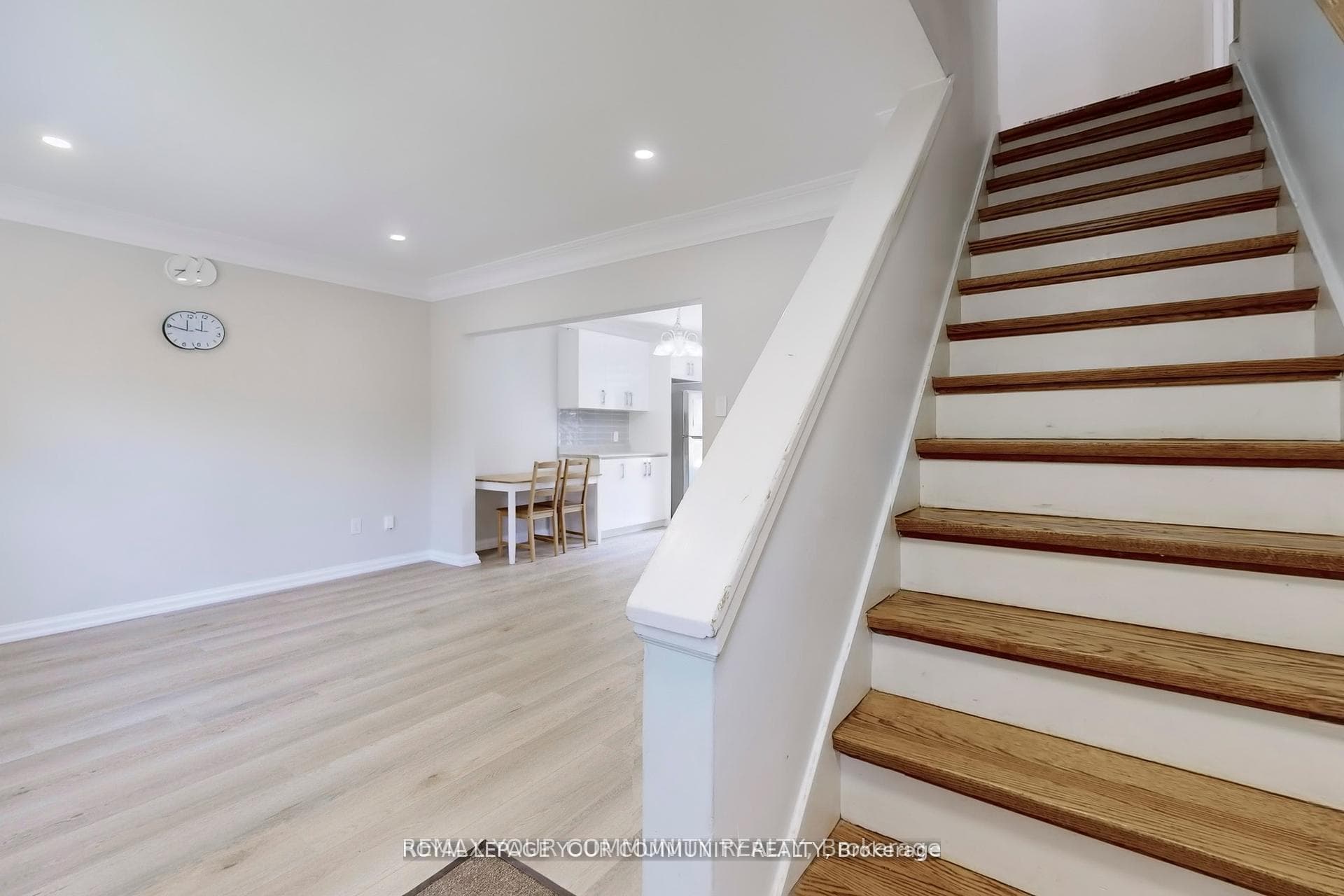 19 Homewood Avenue Unit Upper photo 9
