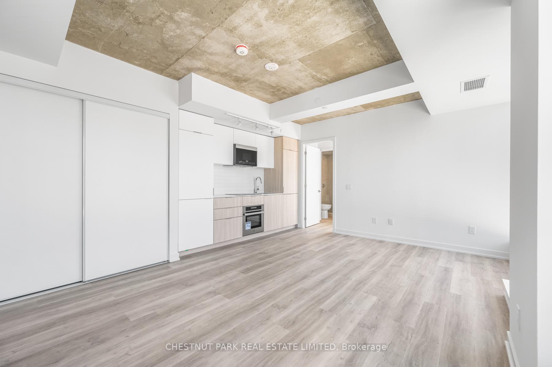 28 Eastern Avenue Unit 805 photo 10