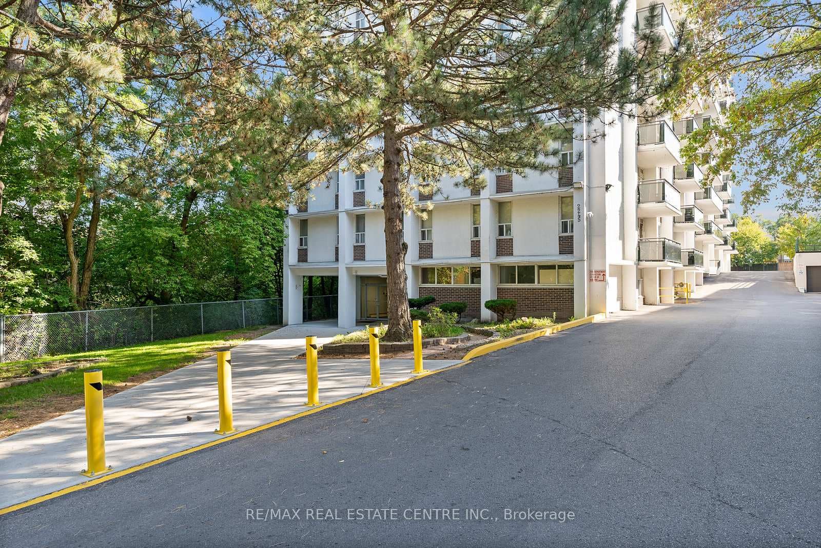 2245 Eglinton Avenue Unit 1010 photo 32