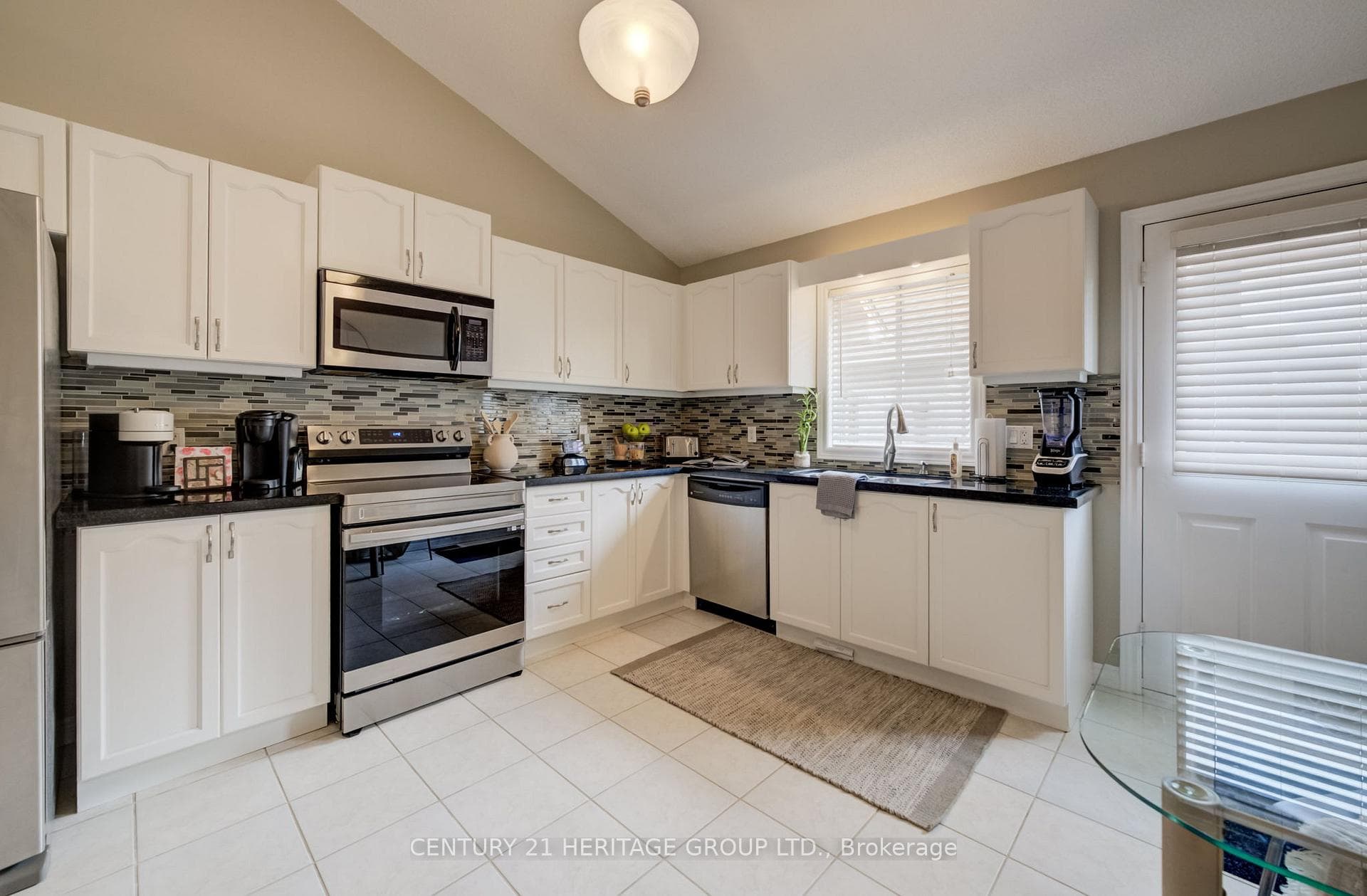 546 Jerseyville Road photo 16