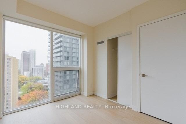 17 Dundonald Street Unit 1307 photo 11
