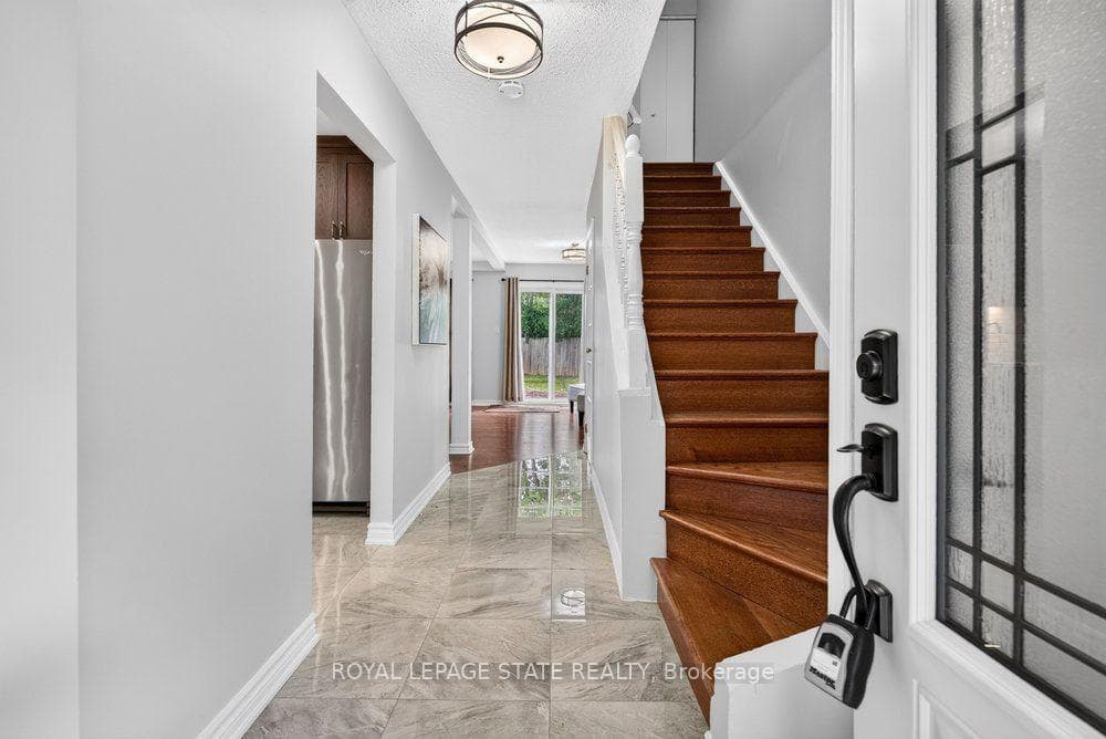 138 Memorial Avenue photo 12