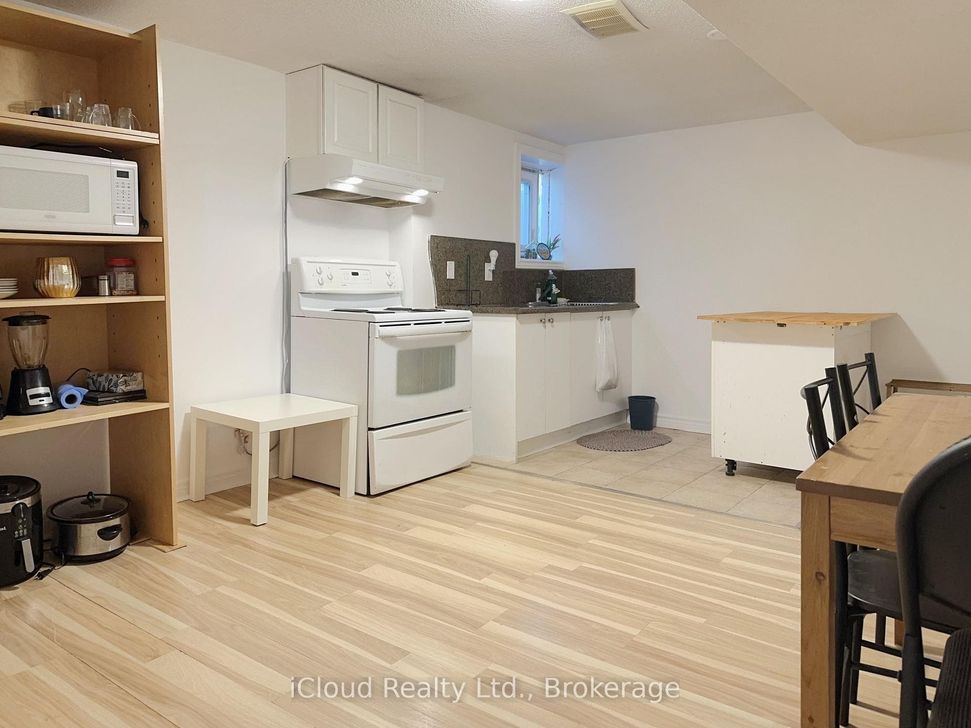 4 Longbridge Road photo 10