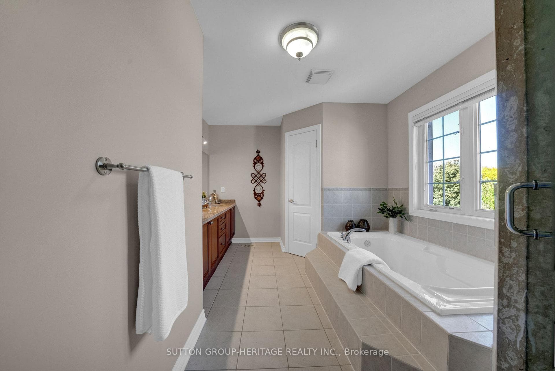 102 Kennett Drive photo 19