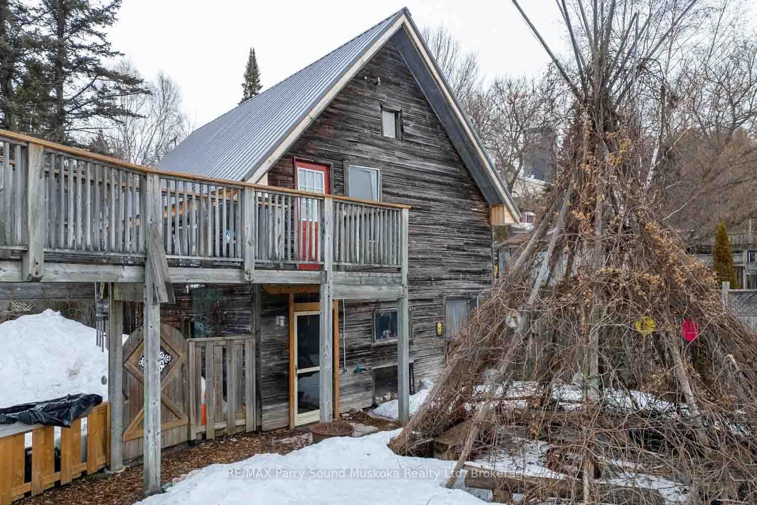 156 Ontario Street photo 4