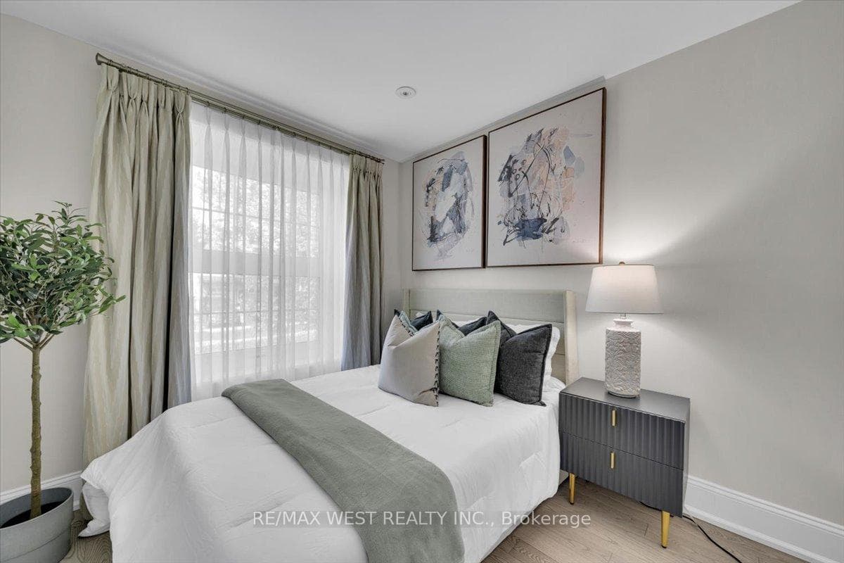 2456 Bridge Road photo 25