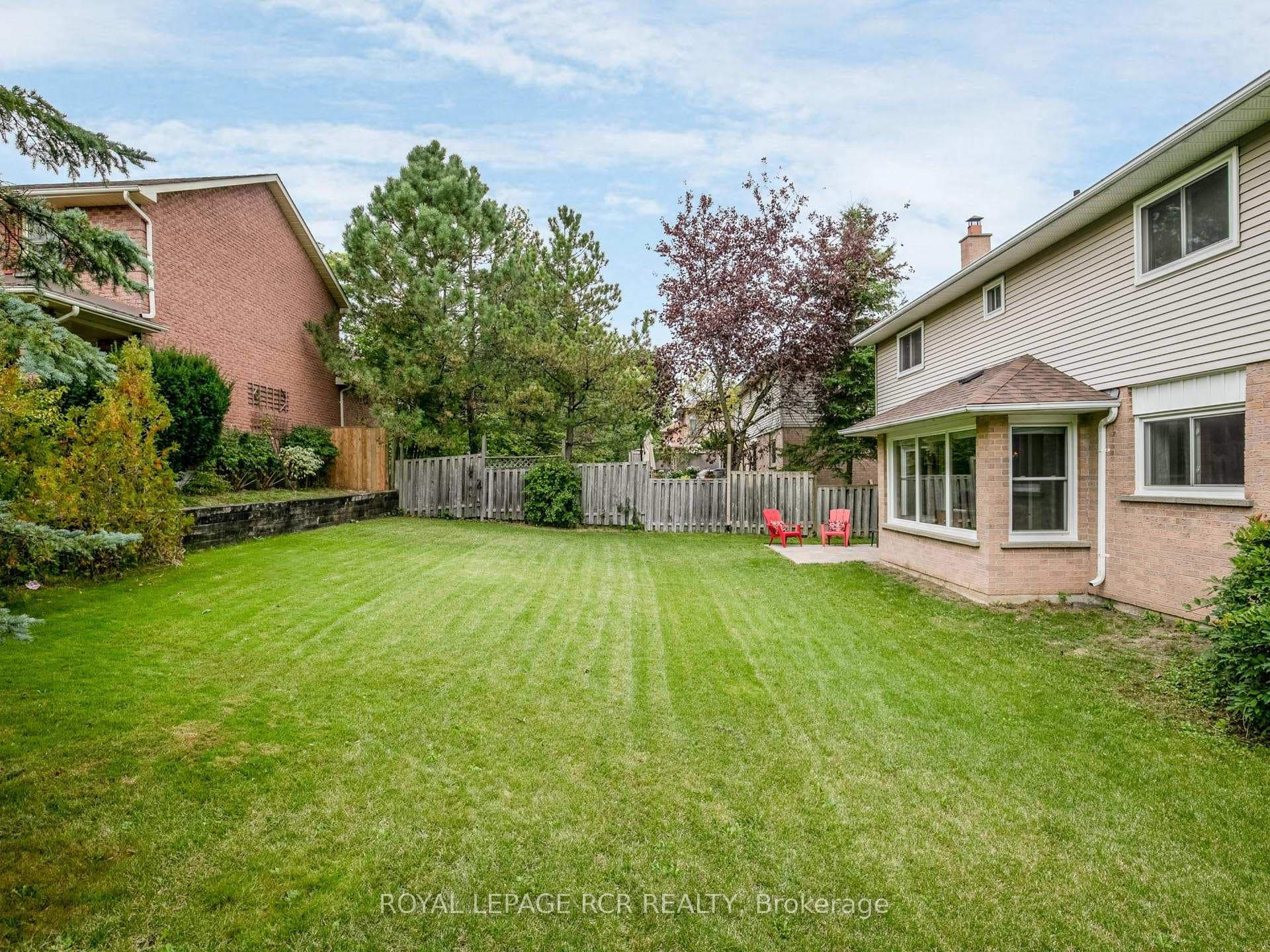 1 Meadowood Drive photo 25