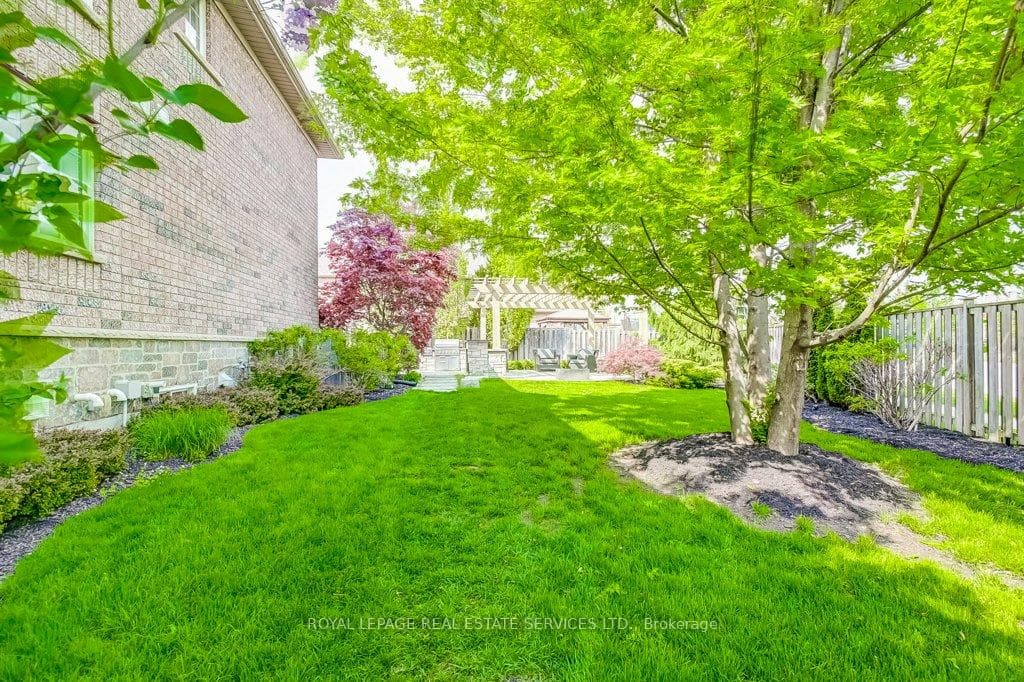 2388 Stone Glen Crescent photo 31
