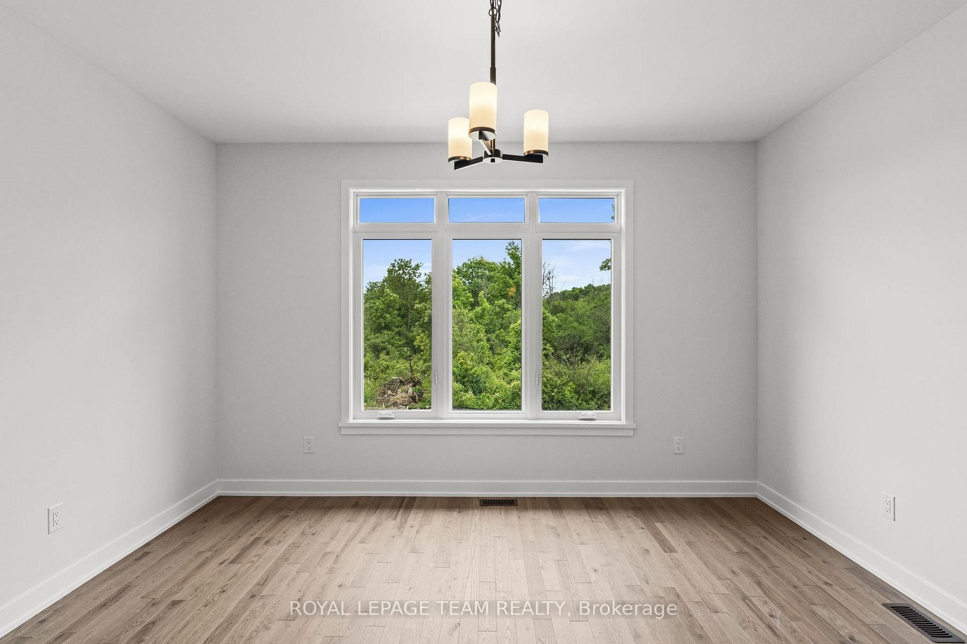 Similar model image; builder variations possible.