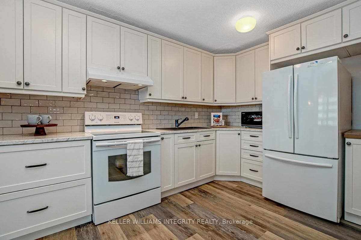 1785 Frobisher Lane Unit 1006 photo 22
