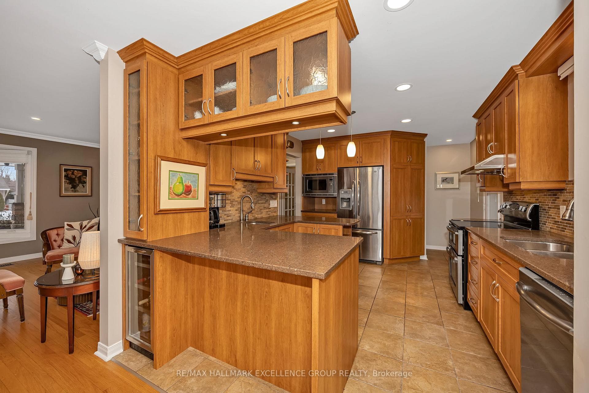 2691 Colman Street photo 8