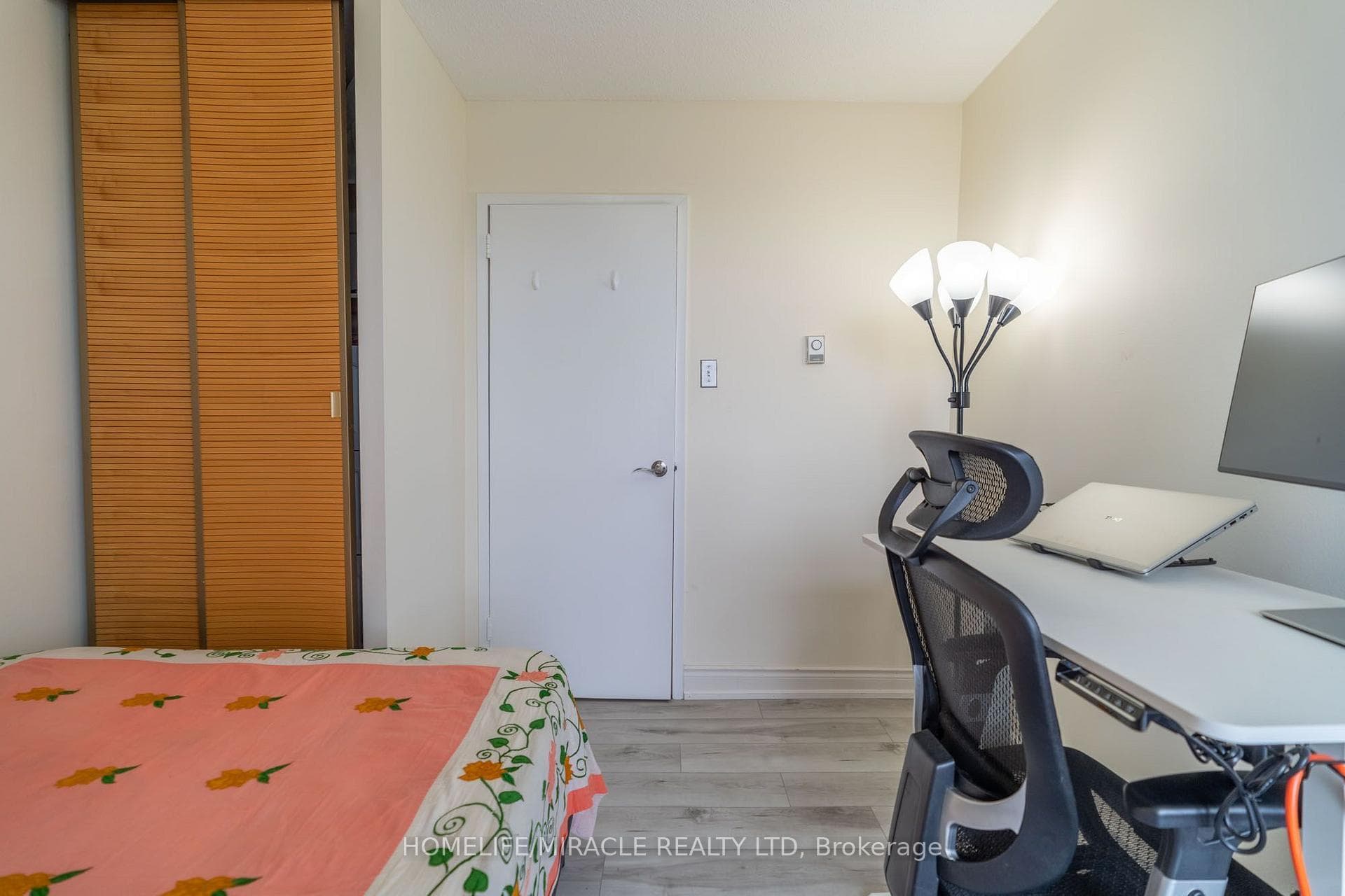 3025 Queen Frederica Drive Unit 807 photo 37