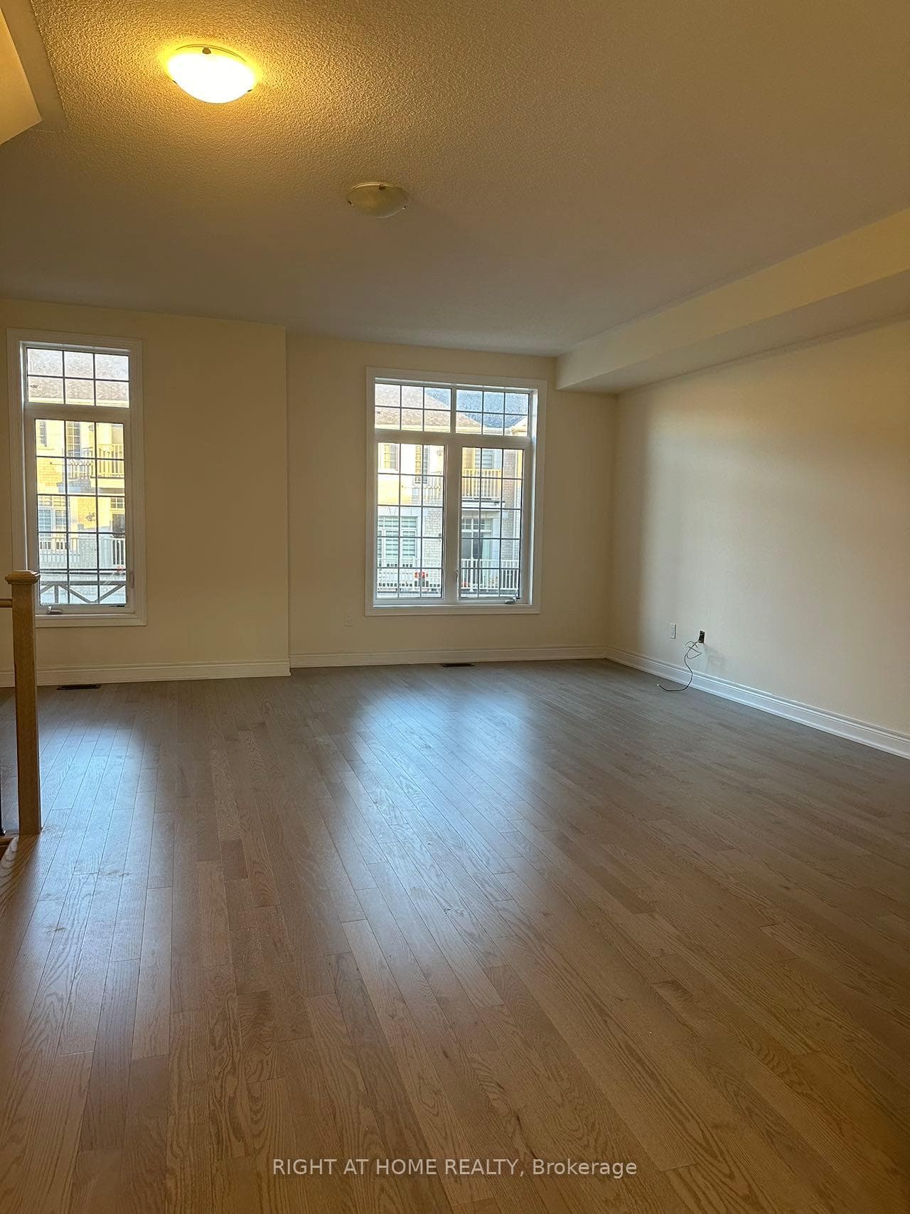8 Phillipsen Way photo 8