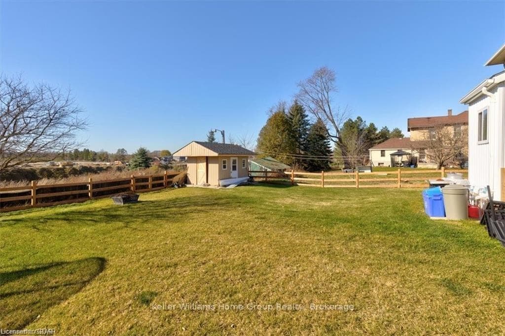 304 ELORA Street photo 20