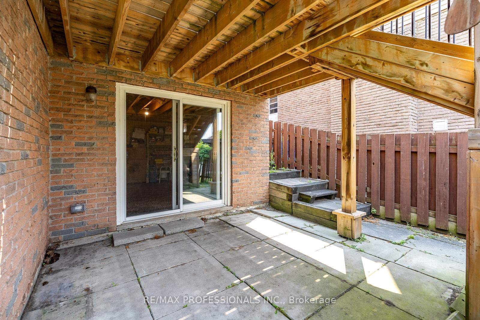 24 Hawkstone Crescent photo 47