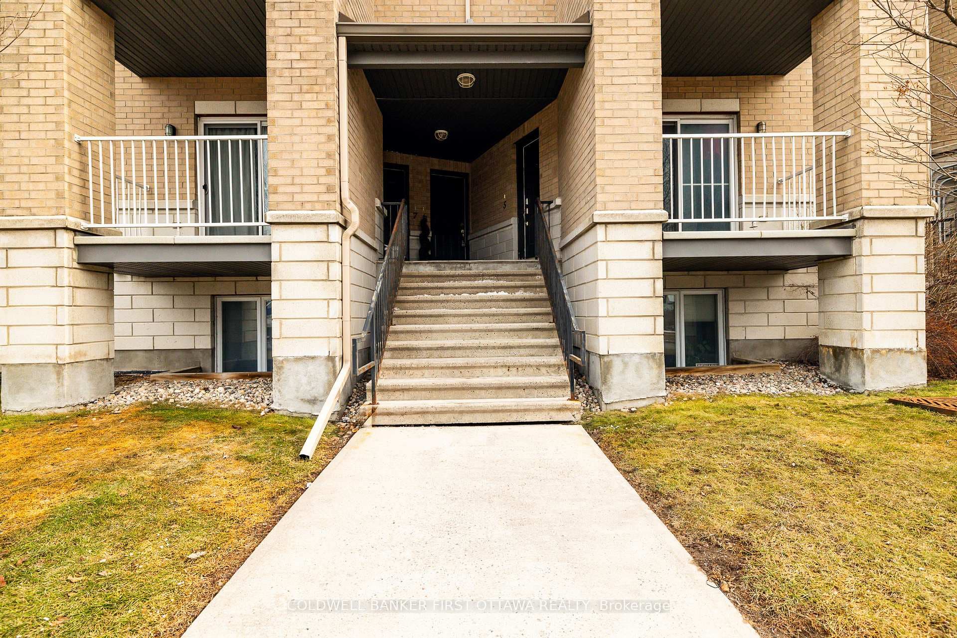 1210 MCWATTERS Road Unit 6 photo 2