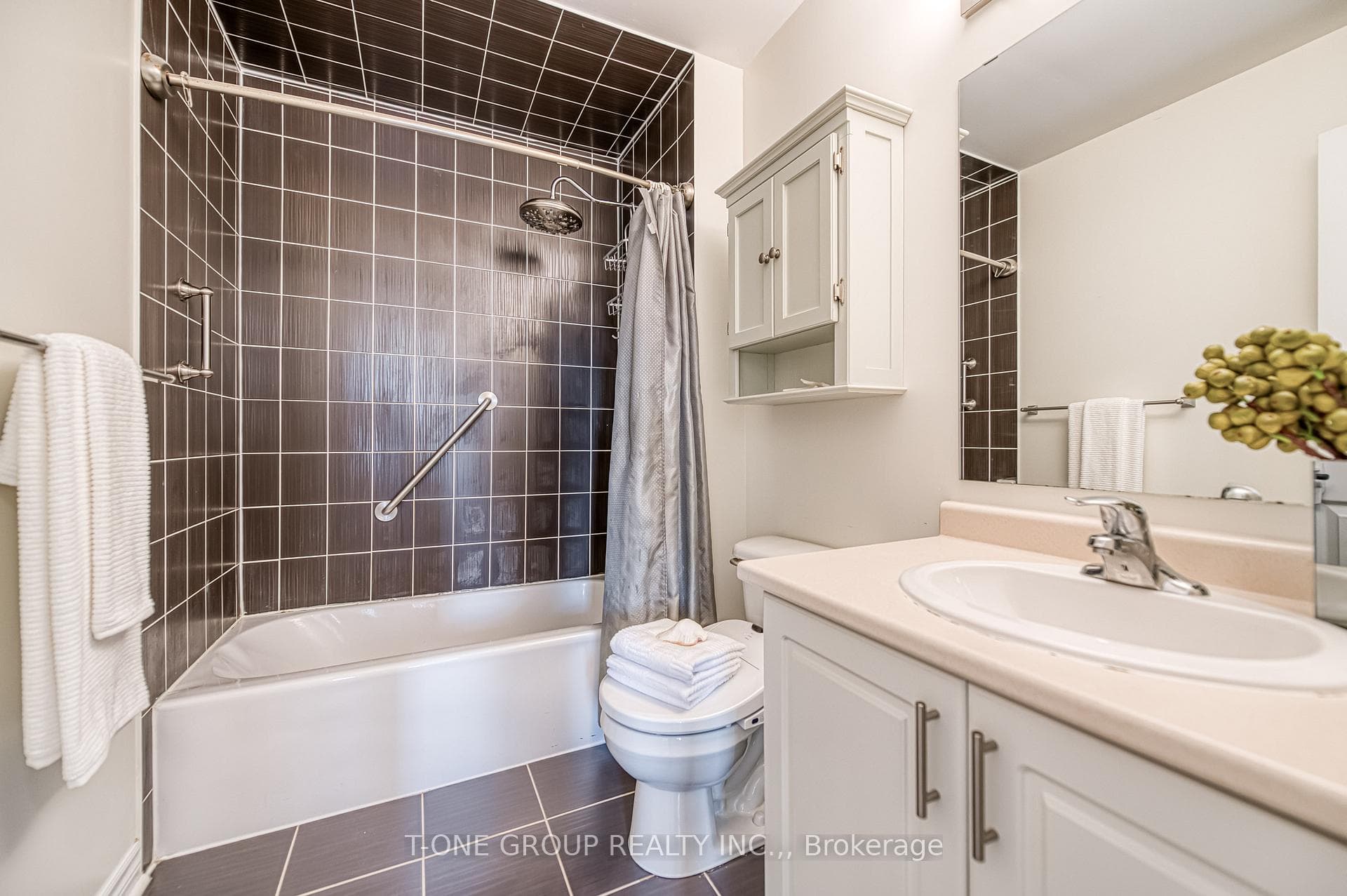105 Battista Perri Drive photo 32