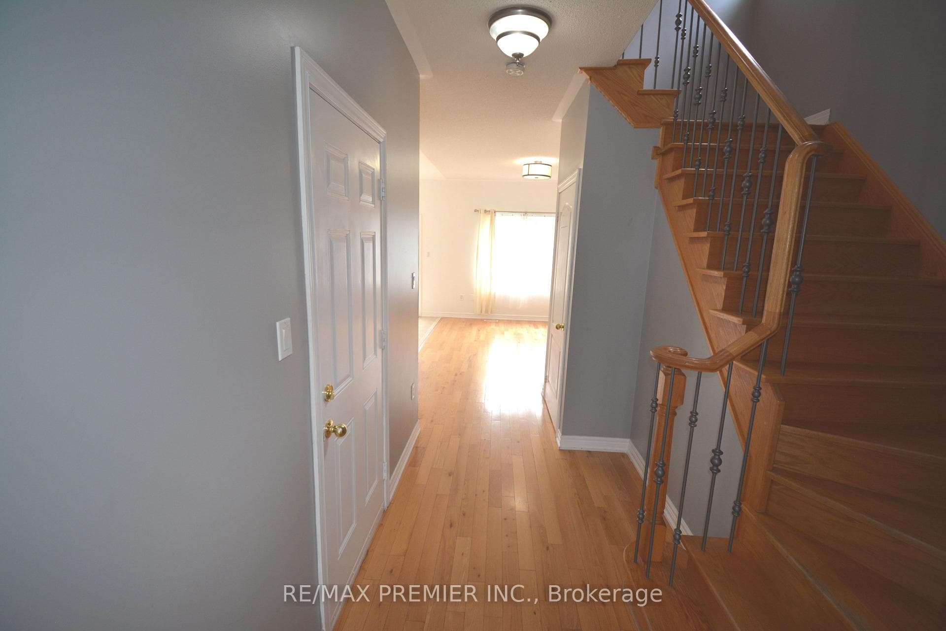 89 Retreat Boulevard photo 2