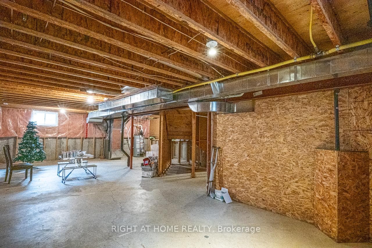 1366 Kains Woods Terrace photo 47