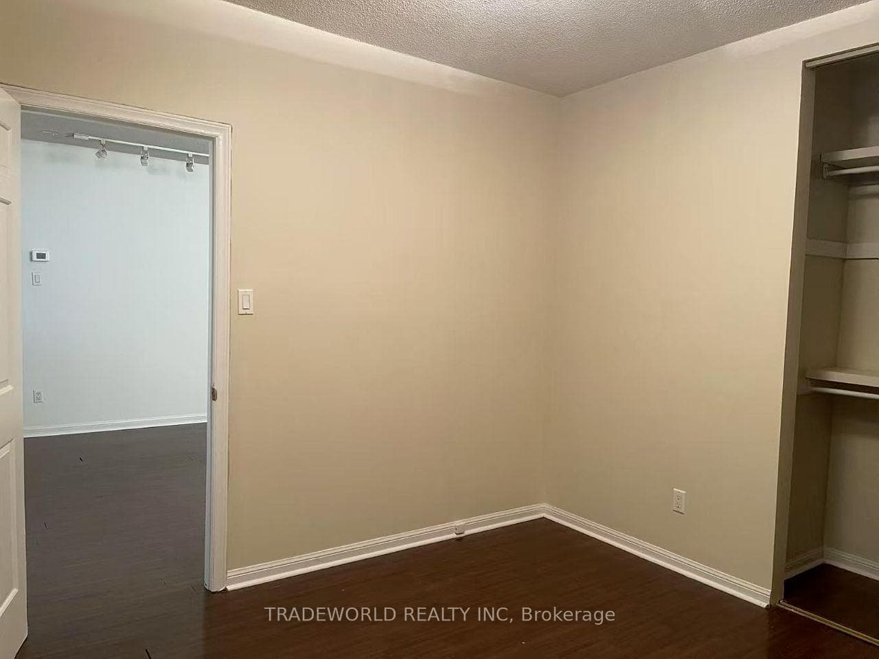 39 Oriole Parkway Unit 2 photo 11