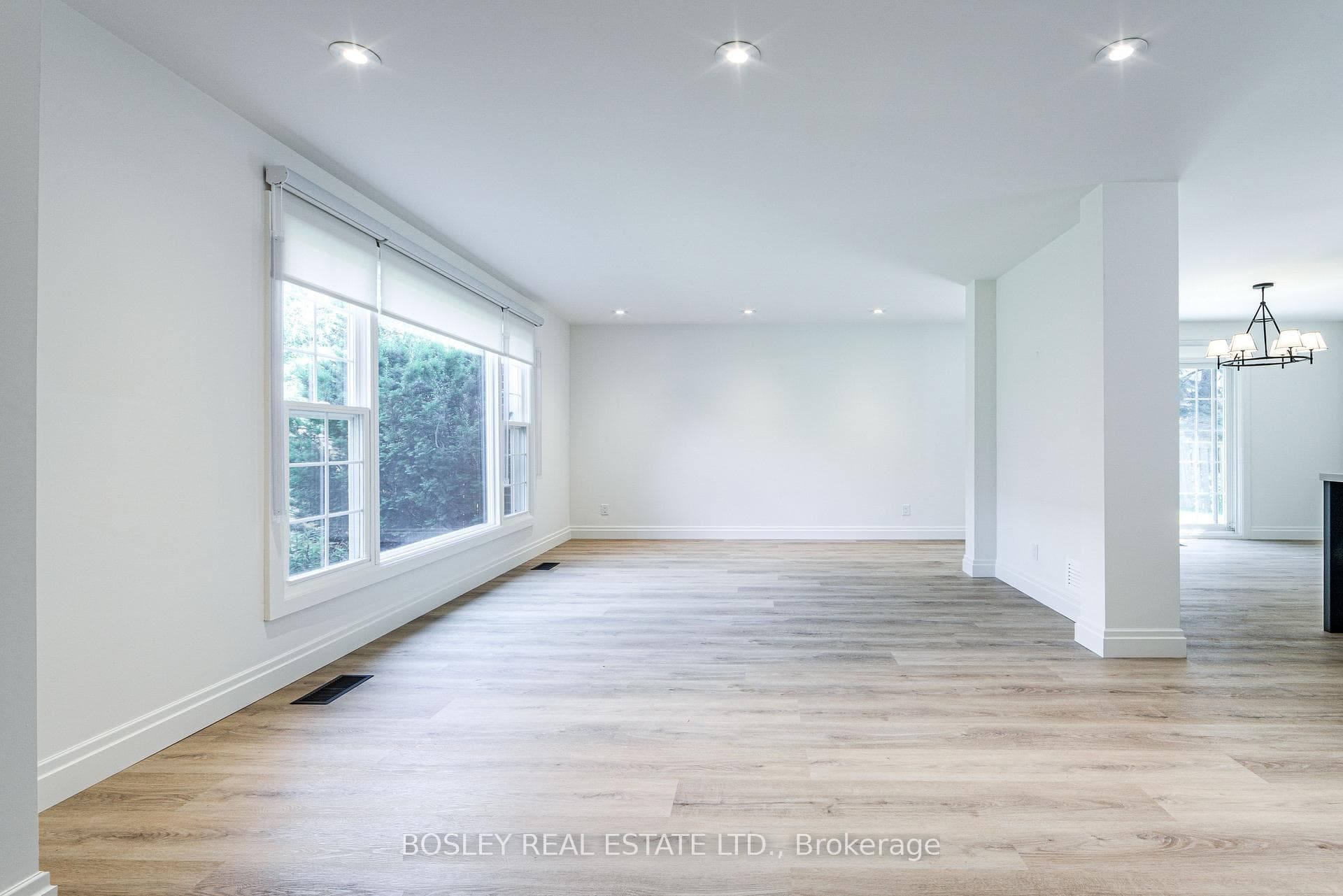 33 Forestbrook Crescent photo 6