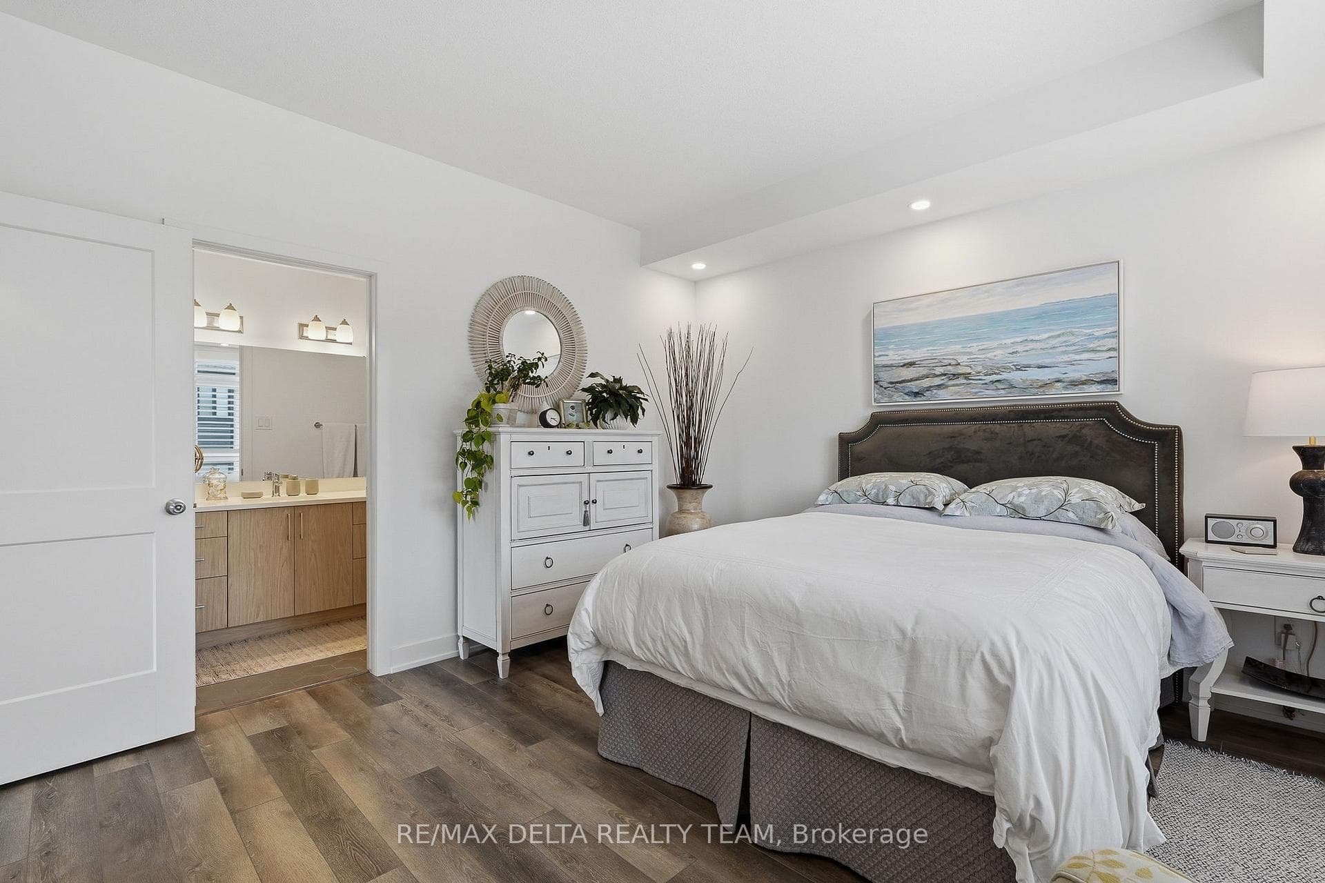 400 Rolling Meadow Crescent Unit B photo 17