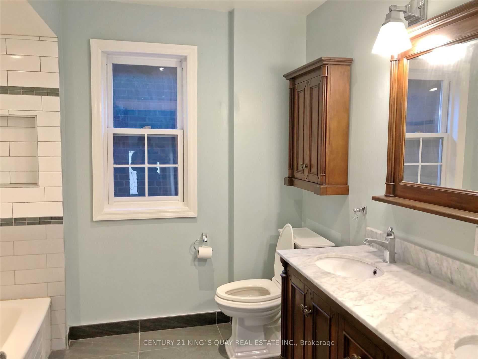 33 Brooke Avenue photo 11
